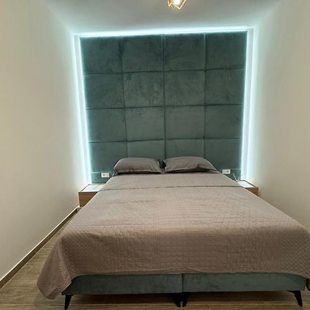 Isla'S Luxurious Seaside Apartments Durrës Esterno foto
