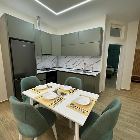 Isla'S Luxurious Seaside Apartments Durrës Esterno foto