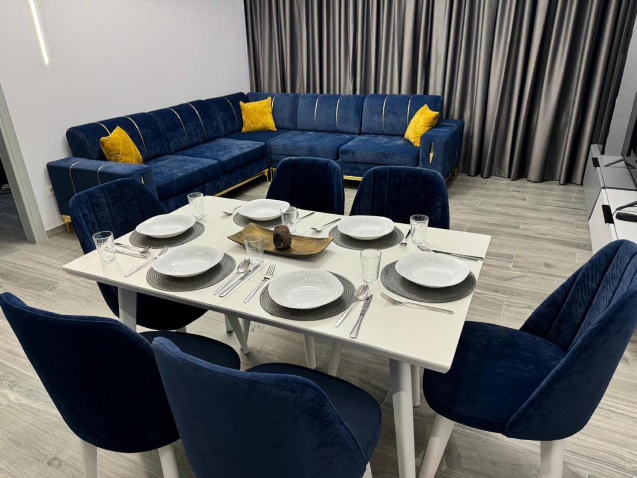 Isla'S Luxurious Seaside Apartments Durrës Esterno foto