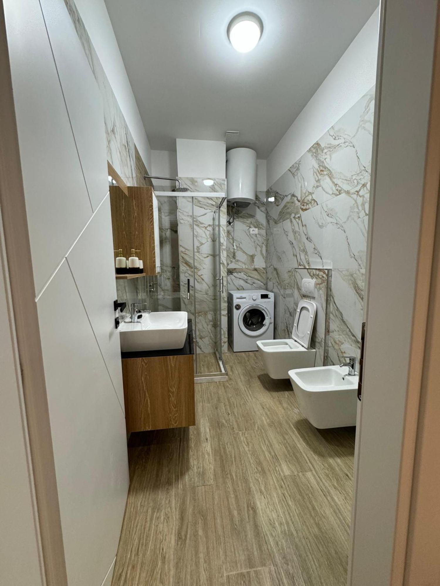 Isla'S Luxurious Seaside Apartments Durrës Esterno foto