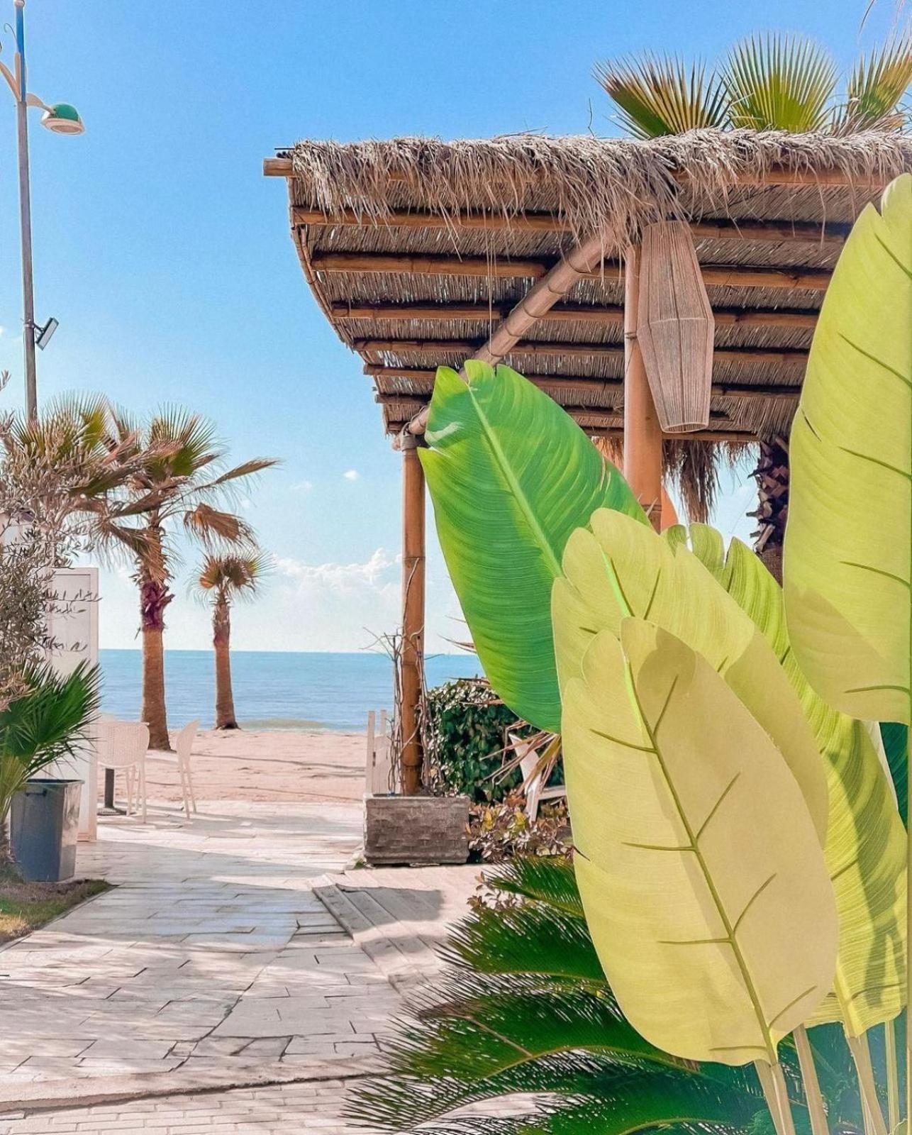 Isla'S Luxurious Seaside Apartments Durrës Esterno foto