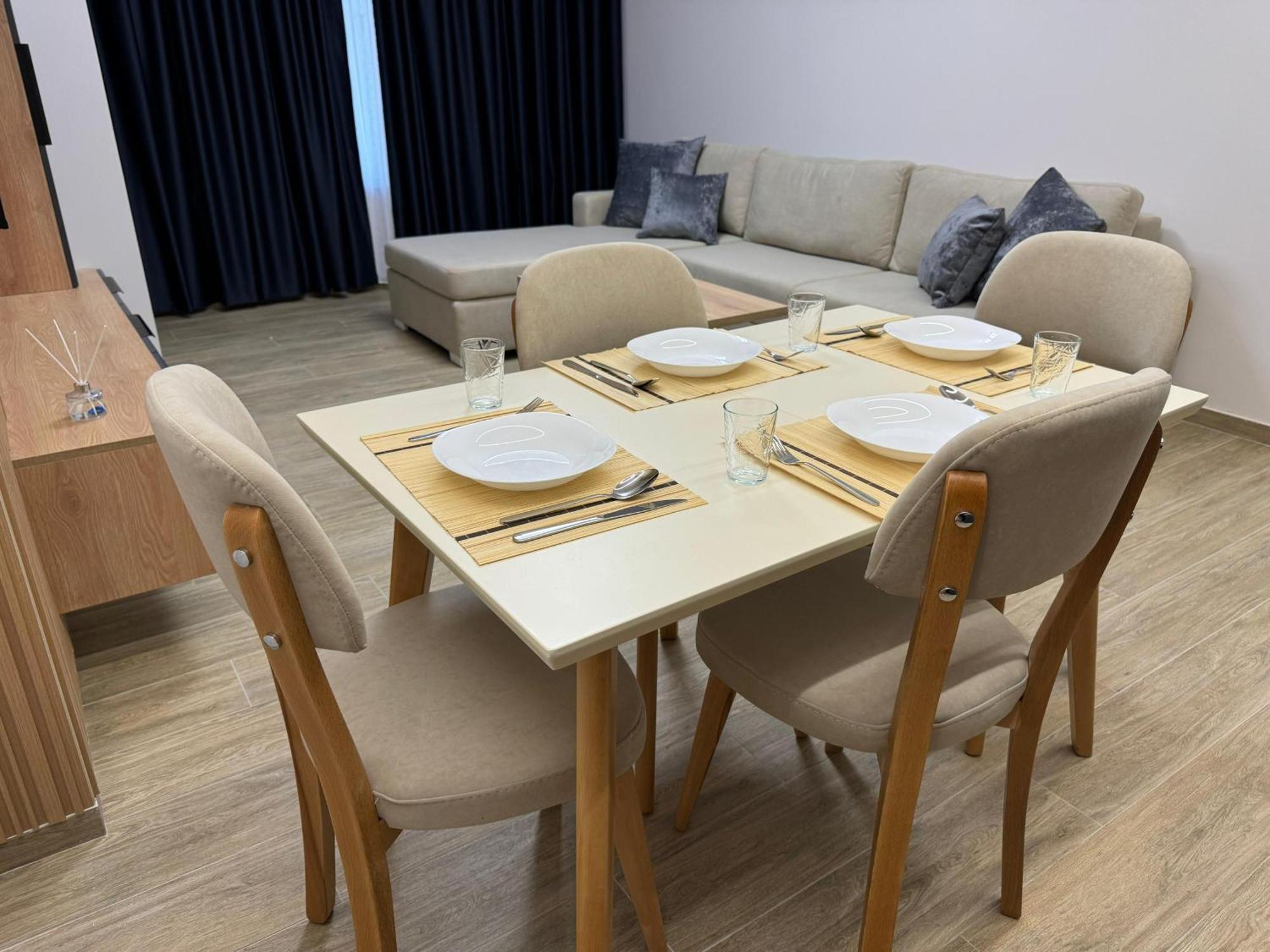 Isla'S Luxurious Seaside Apartments Durrës Esterno foto